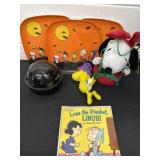 Snoopy plush with three plates, book and light