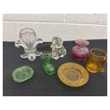 Group of miniature items, miniature plates,
