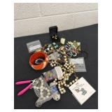 Group of misc jewelry