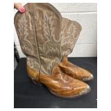 10ee cow town boots