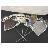 4 new Halloween yard sticks