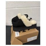 New size 5 1/2 black slippers shoes