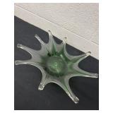 16ï¿½ striking hand-blown green art glass bowl