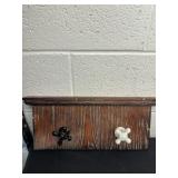 16ï¿½ wood hook decor