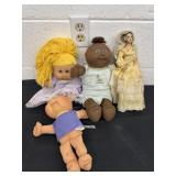 Cabbage patch kids with vintage doll