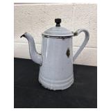 9ï¿½ enamel tea pot
