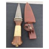 7ï¿½ Damascus knife cracked handle with sheath