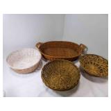 16" Oval Metal, Wicker Basket, 3 Round Woven