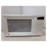GE General Electric Microwave - DIRTY - Powers ON