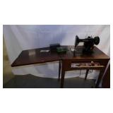 vintage Singer desk EJ771606 machine powers