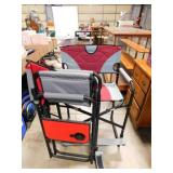 2 folding chair w/side tables