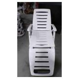 folding plastic pool chair