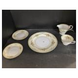 Ransom China dinner plates; creamer cup; tea