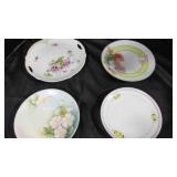 4 Vintage decorative plates