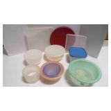 vintage Tupperware bowls w/lids; bowls