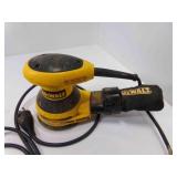 DeWalt D26451 Electric Random Orbit Palm Sander
