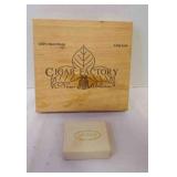 Gold N Craft Razor & Blade Set, wood Cigar Box