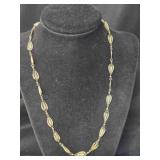 Gold tone necklace w/magnetic latch