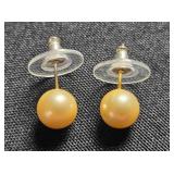 Cultered pearl earrings