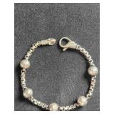 Silver tone chain bracelet w/beads