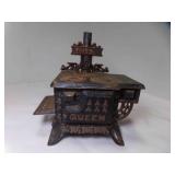 Vintage Cast Iron Miniature Toy Stove "Queen" Vintage Cast Iron Miniature Toy Stove "Queen"