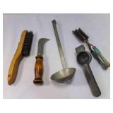Vintage Curling Iron wood Handle, Chipped Paint Vintage Curling Iron wood Handle, Chipped Paint