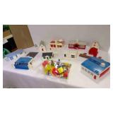 Plasticville Toy Buildings, Extra little toys Plasticville Toy Buildings, Extra little toys