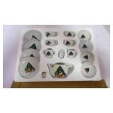17 PC XMAS. China Tea Set 17 PC XMAS. China Tea Set
