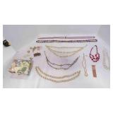 4 Pins, 4 Flower Clips, 8 Necklaces, Apple 4 Pins, 4 Flower Clips, 8 Necklaces, Apple