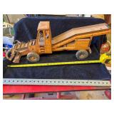 VINTAGE TOY LOADER