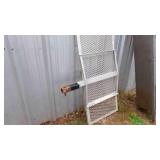 LUGGAGE CARRIER WITH RECEIVER HITCH