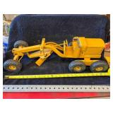 VINTAGE METAL GRADER