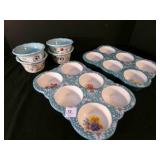 2 Pioneer Woman Cup Cake Stoneware pans, 4 ice
