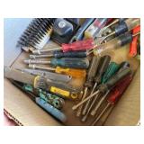 Screwdrivers, brushes, scrapers, etc..