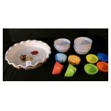 Pioneer Woman 10" pie plate, 5 small bowls,