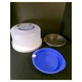 Round Cake pans & Carrier, Silicone pan is Wilton