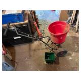 Push & handheld fertilizer spreaders