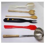 2 Wooden Spoons - Battery Operated Temp Fork