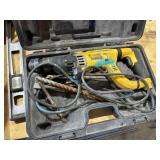 Dewalt hammer drill- powers on