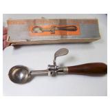 NEW Old Stock Benedict Indestructo Ice Cream Scoop