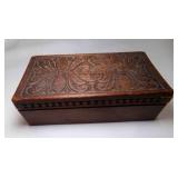 7" X 3ï¿½" X 2" Hand Carved Wood Folk Art Box