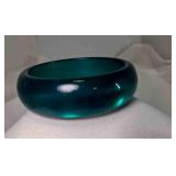 Vintage Emerald Green Moon Glow Shimmer Bangle
