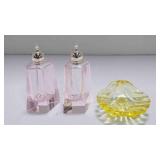 Vintage pink salt & pepper shakers