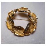 Vintage Gold Tone CATHE Round Leaf Wreath Brooch