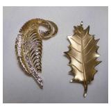 Vintage Gold Tone Metal Leaf Brooch & Gold Tone