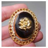 Vintage Celebrity NY Gold Tone Rose Cameo Brooch
