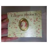 Vintage Peach Tone Cameo Brooch w/Gold Tone Rim