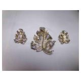 1962 Sarah Coventry Windfall Oak Leaf Brooch &