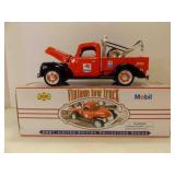1940 Ford Die-Cast Metal Coin Bank Wrecker 1:18