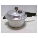 Mirro-Matic Pressure Cooke 4 qt, 2 regulators,
